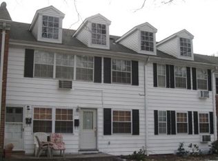 904 Towne House Vlg, Islandia, NY 11749
