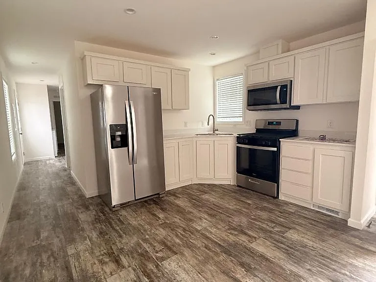 3498 A St #13 — Photo 4