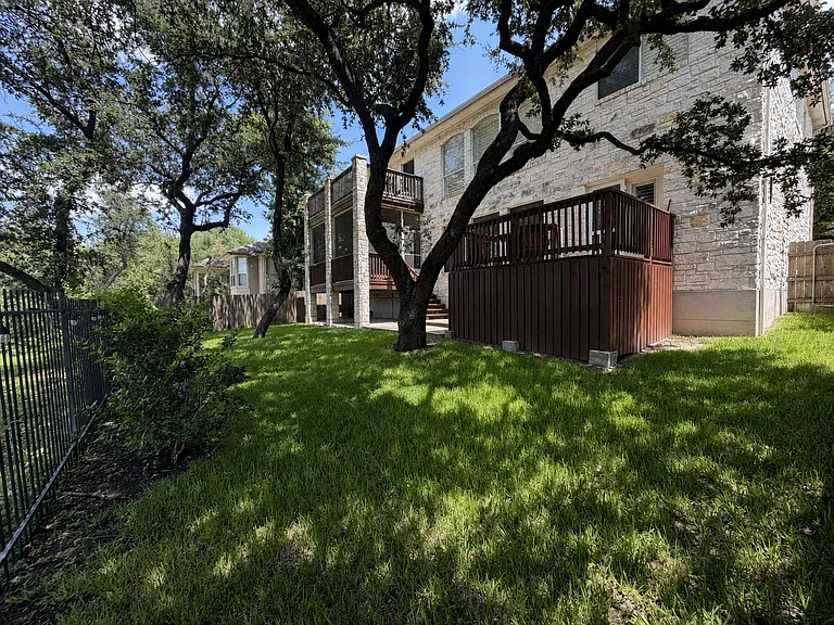 2536 Crenshaw Dr — Photo 28