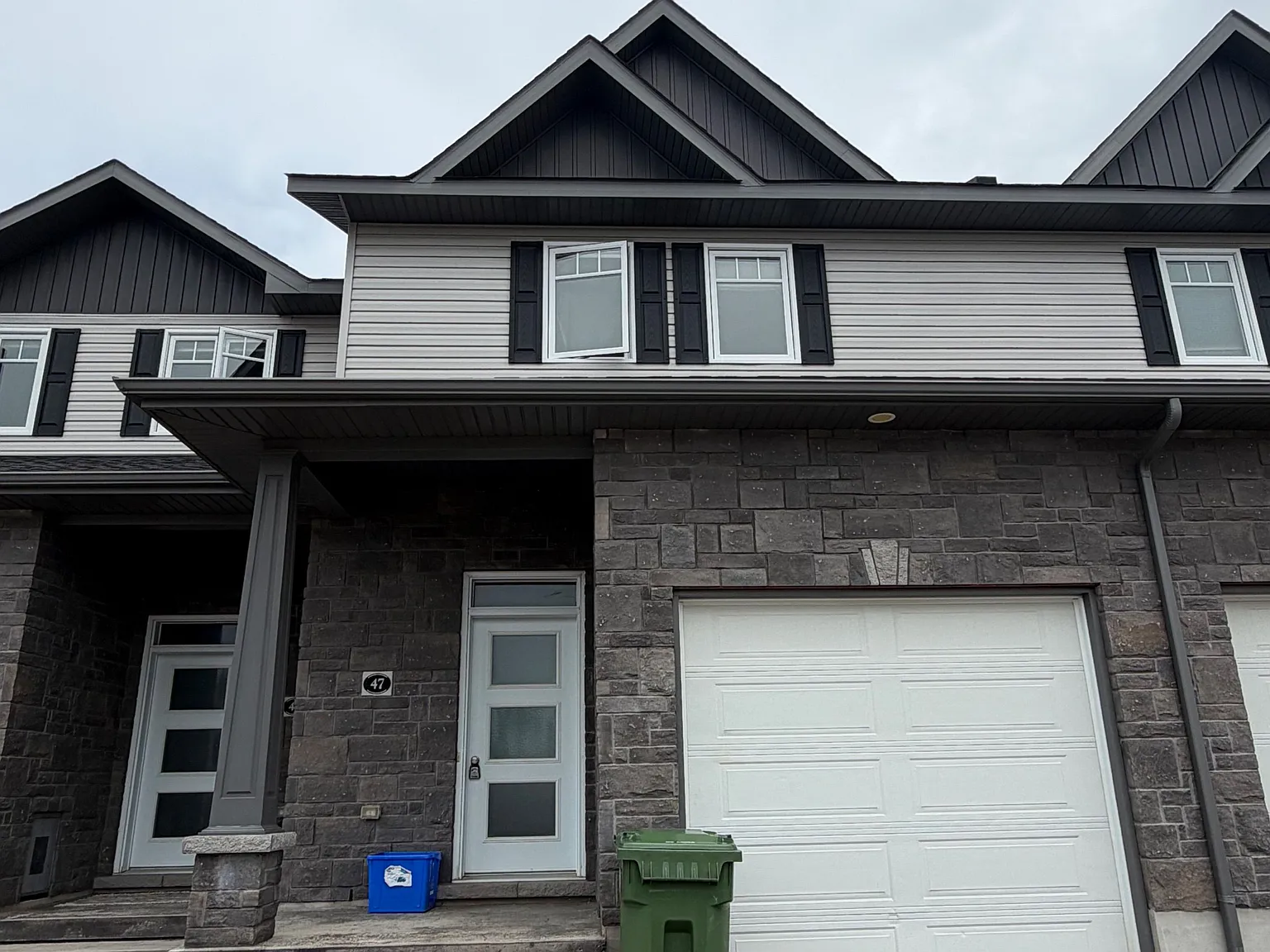 3 bed, $2,600 — Photo 1