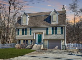 12 Wakefield Ave, Webster, MA 01570