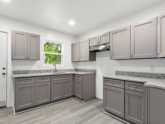 3rd image of 2942 Nile Dr