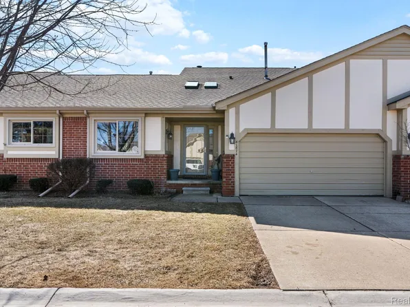 41874 Brookview Ln, Clinton Township, MI 48038