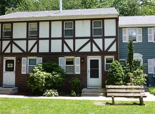 39 E Gate Ln #39, Hamden, CT 06514