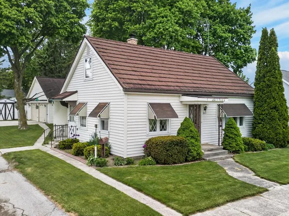 2015 Van Buren STREET, New Holstein, WI 53061