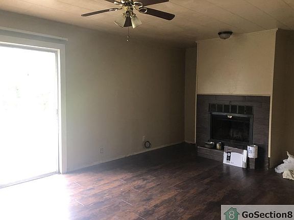 4th image of 111 Dahlia St