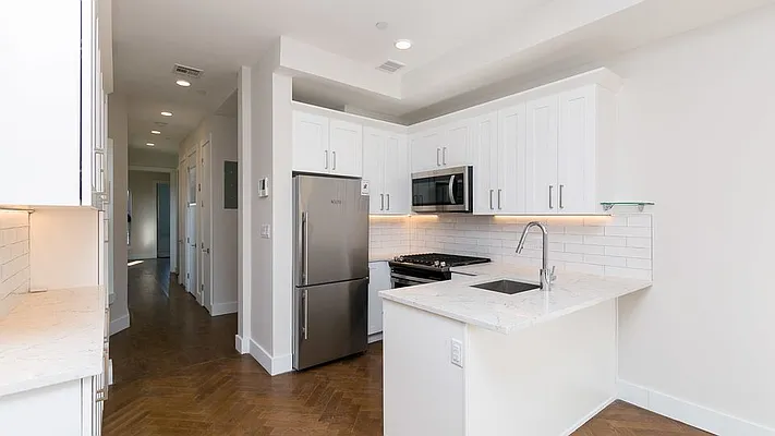 Rented by Nooklyn NYC LLC | media 24