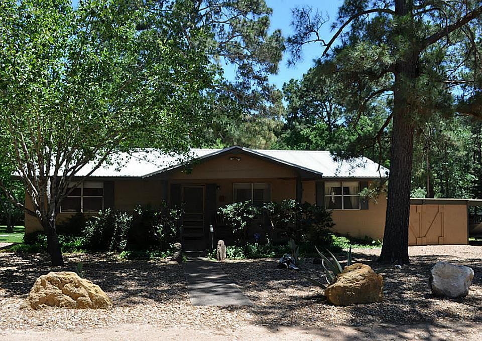 1st image of 1040 Clear Lake Dr