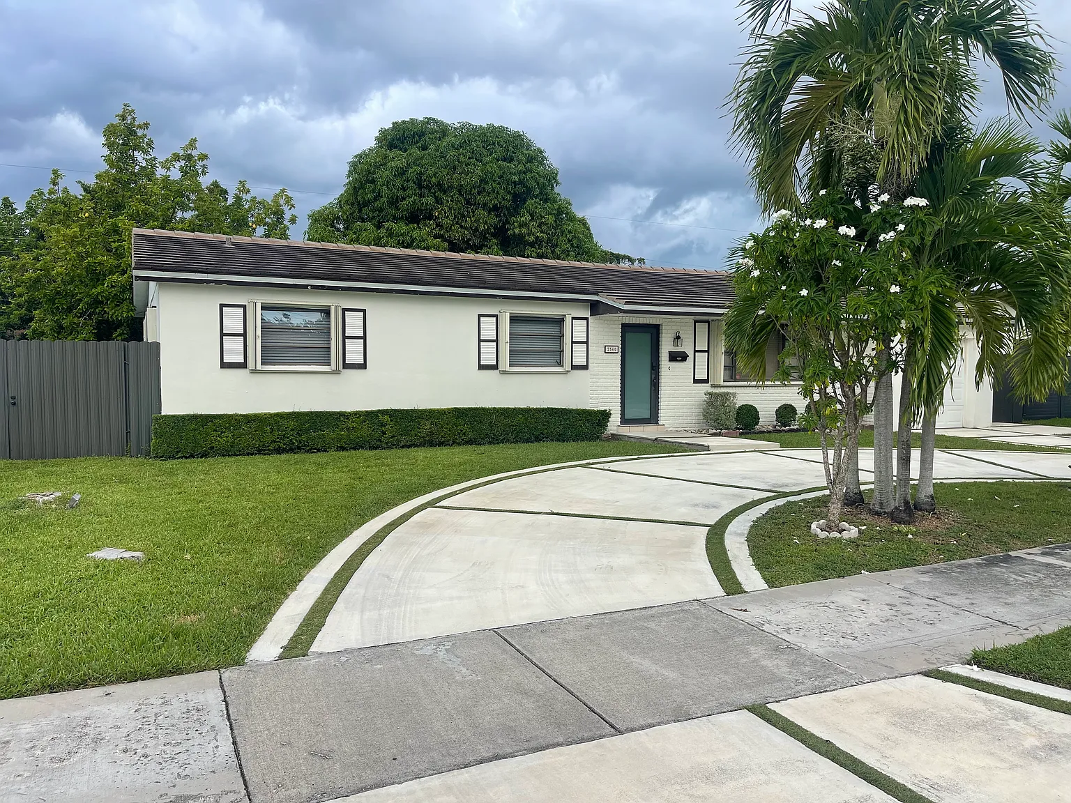 4 bed, 1772 sqft, $4,000 — Photo 2
