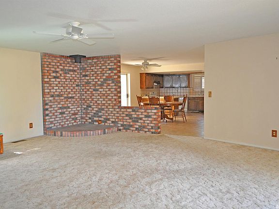 5th image of 477 Cabernet Ct