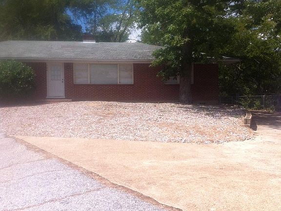 2nd image of 500 Lakeland Dr