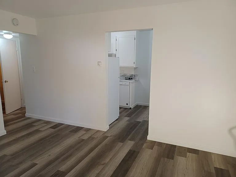 2405 F St — Photo 18