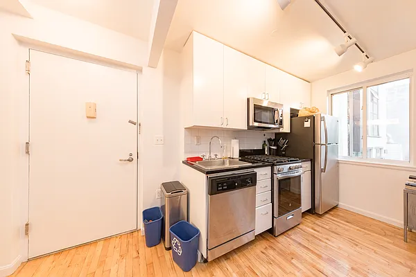 Rented by The Downtown LLC | media 28