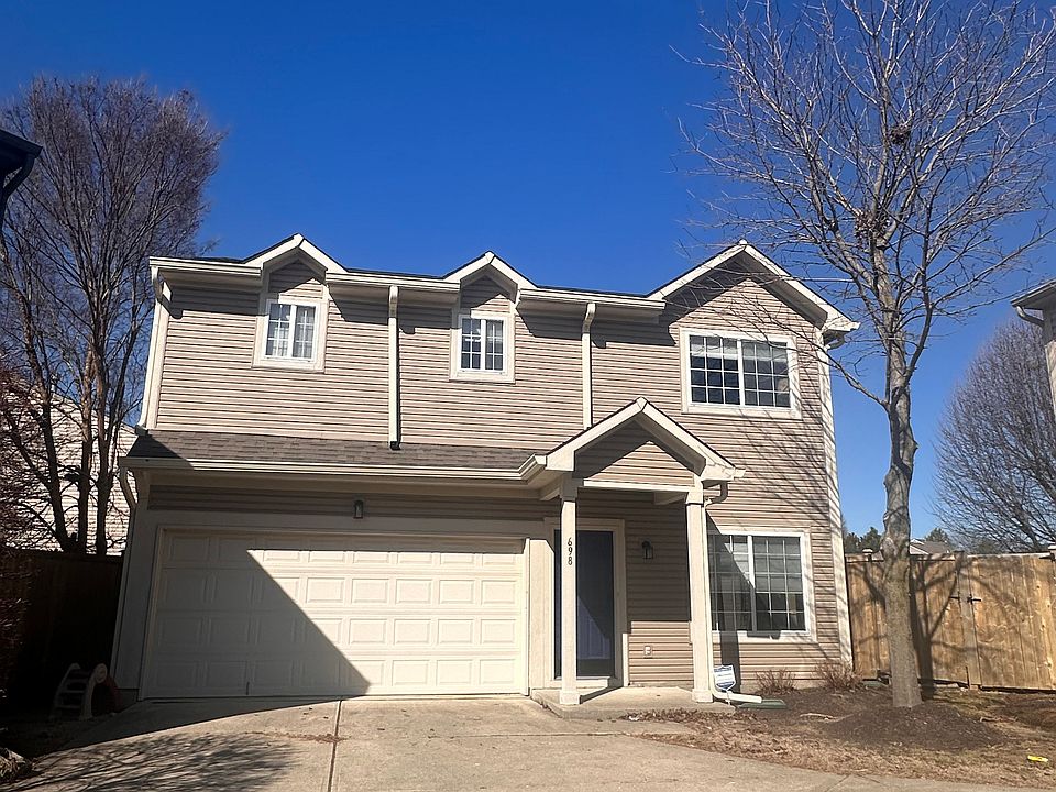 1st image of 698 Pine Lake Dr