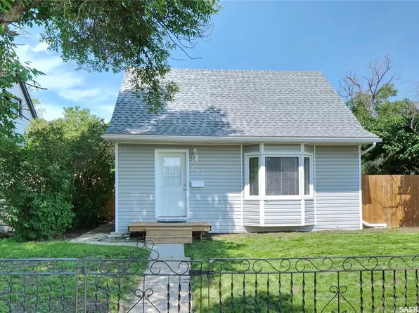 568 Athabasca STREET E, Moose Jaw, SK S6H 0M1