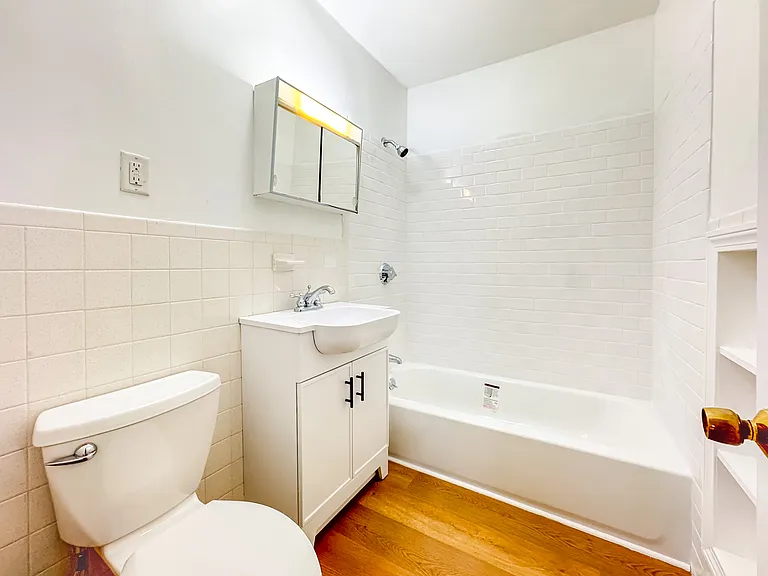 11 Hodges Ave #10 — Photo 8