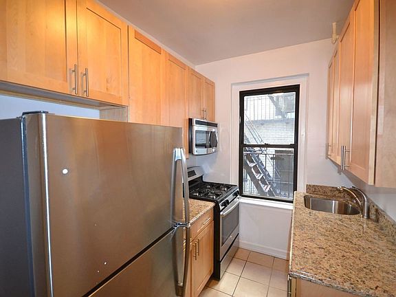 3rd image of 21-77 31st St #2A