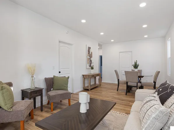 2567 S 5th St, Omaha, NE 68108