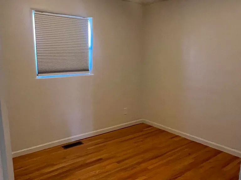 1020 Quincy St SE — Photo 5