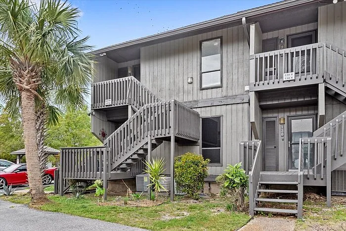1 bed, 1.0 bath, 676 sqft, $1,300 — Photo 3