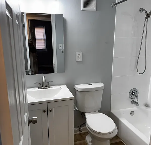1749 Addison Rd S — Photo 11