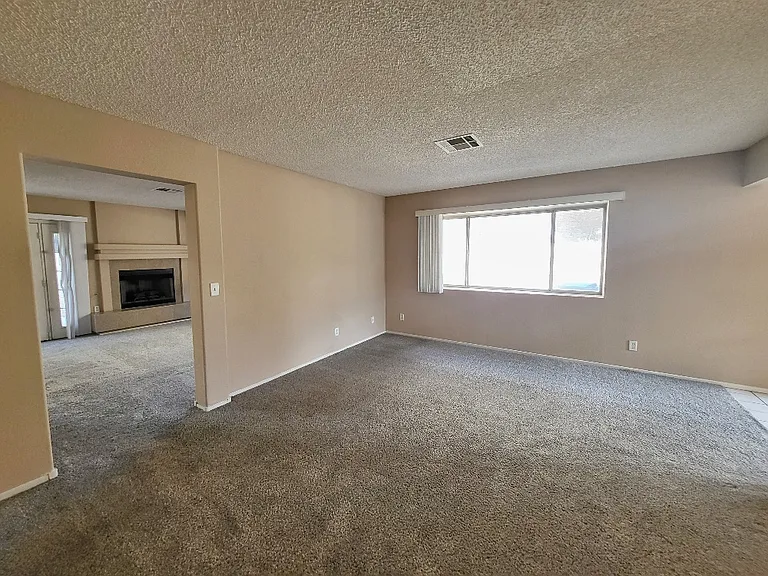 9404 Hershey Ln — Photo 7