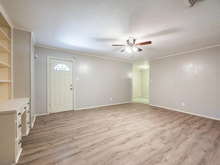 1313 E Sherman Dr — Photo 16