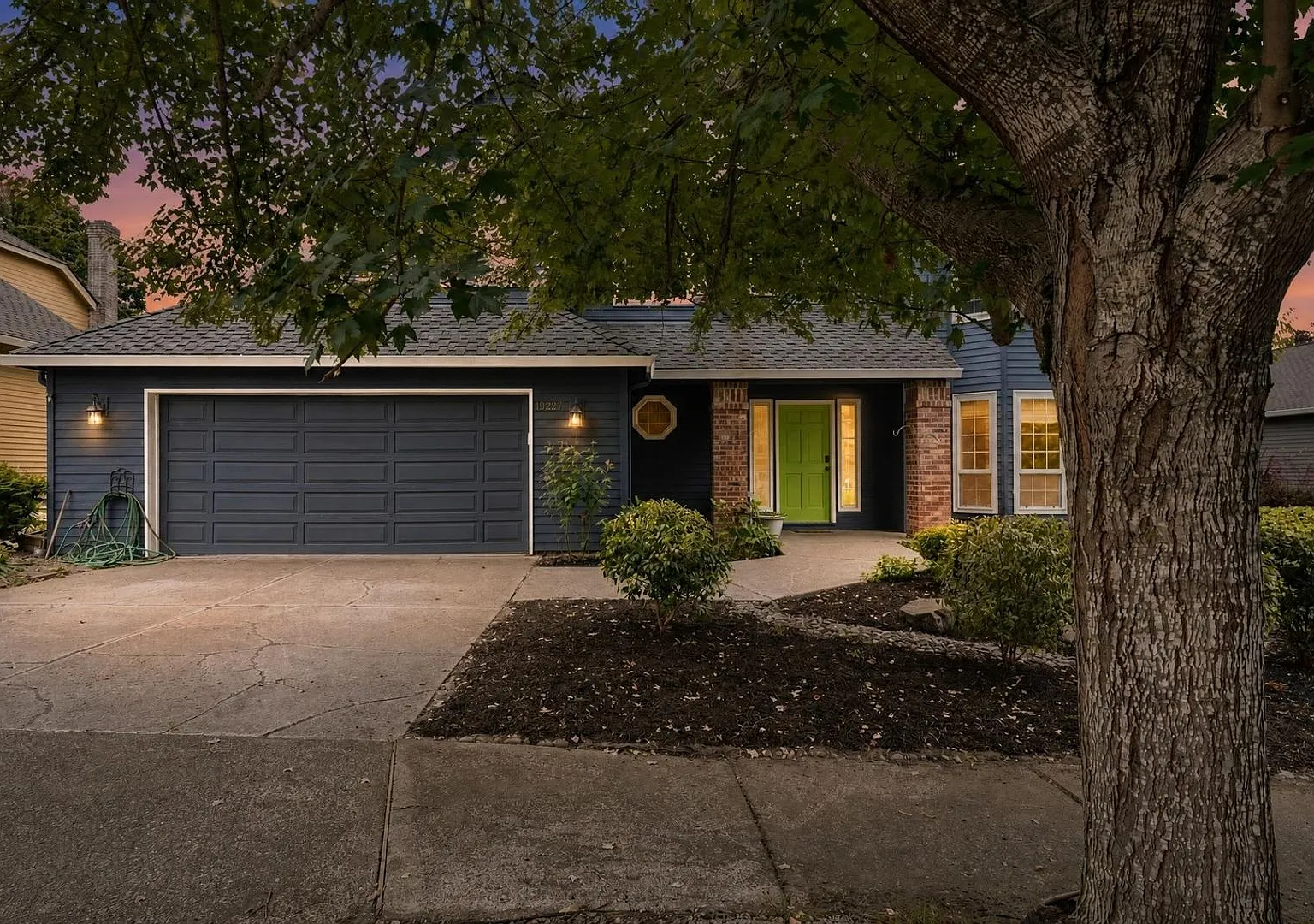 Spacious 4BR House in Tualatin — Photo 1