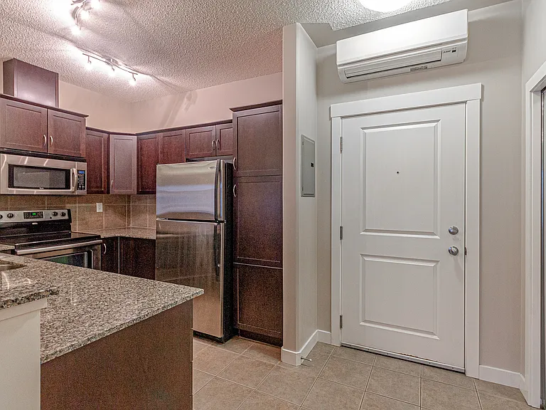 35 Inglewood Park SE #212 — Photo 6