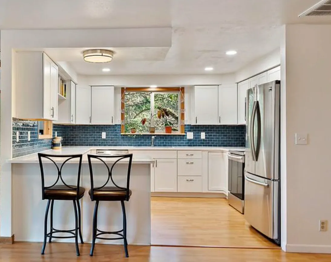 5 bed, 2304 sqft, $3,500 — Photo 3