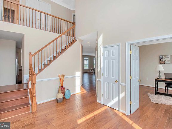 3rd image of 10220 Antietam Ct