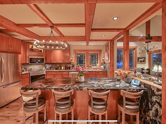 4th image of 2595 E Oak Creek Dr