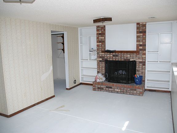 5th image of 4322 El Camino Dr