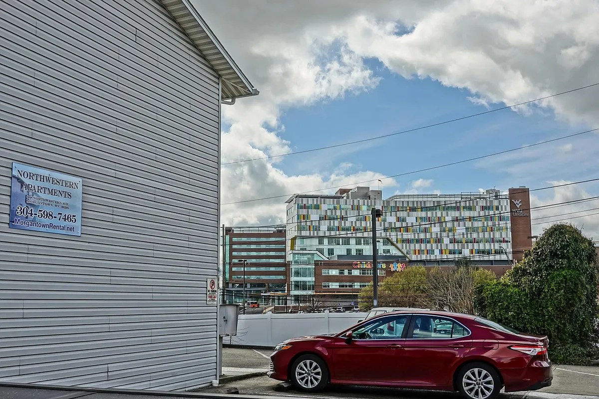Building Photo - 968 Northwestern Ave