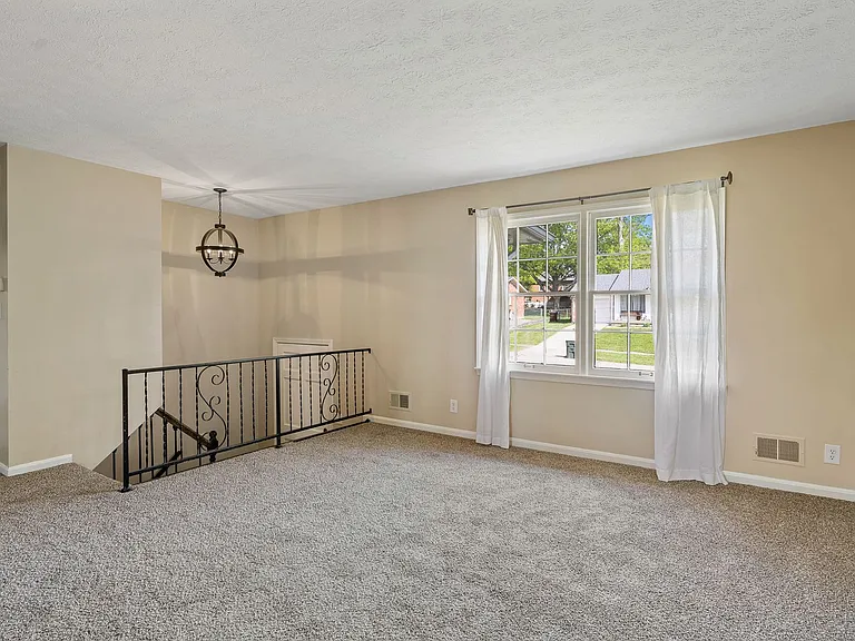 12506 Live Oak Dr — Photo 7