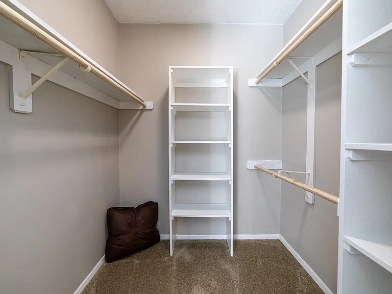 Walk in Closet at Woodbridge Bloomington