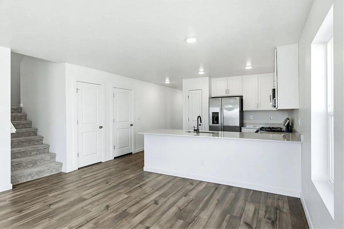 Building Photo - 15290 Nimbus Way
