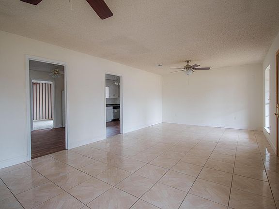 5th image of 904 Catalpa Ct