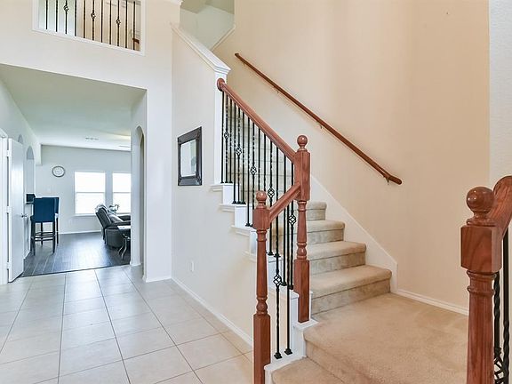 2nd image of 2661 Gardendale Dr