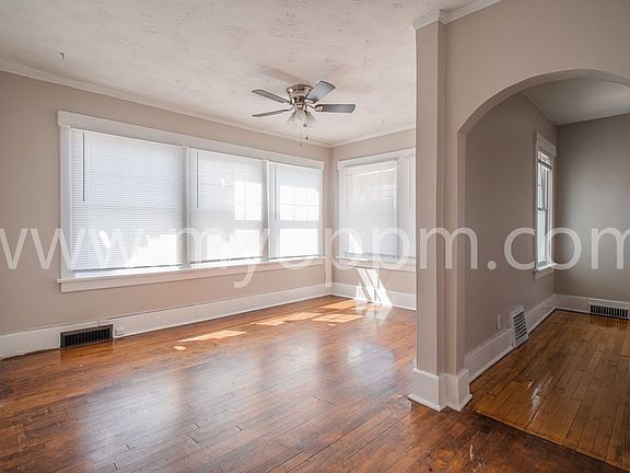 3rd image of 4755 Capitol Ave #4755/03