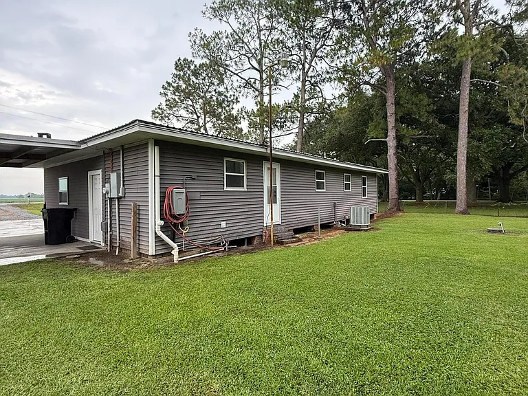 3618 E Admiral Doyle Dr — Photo 21