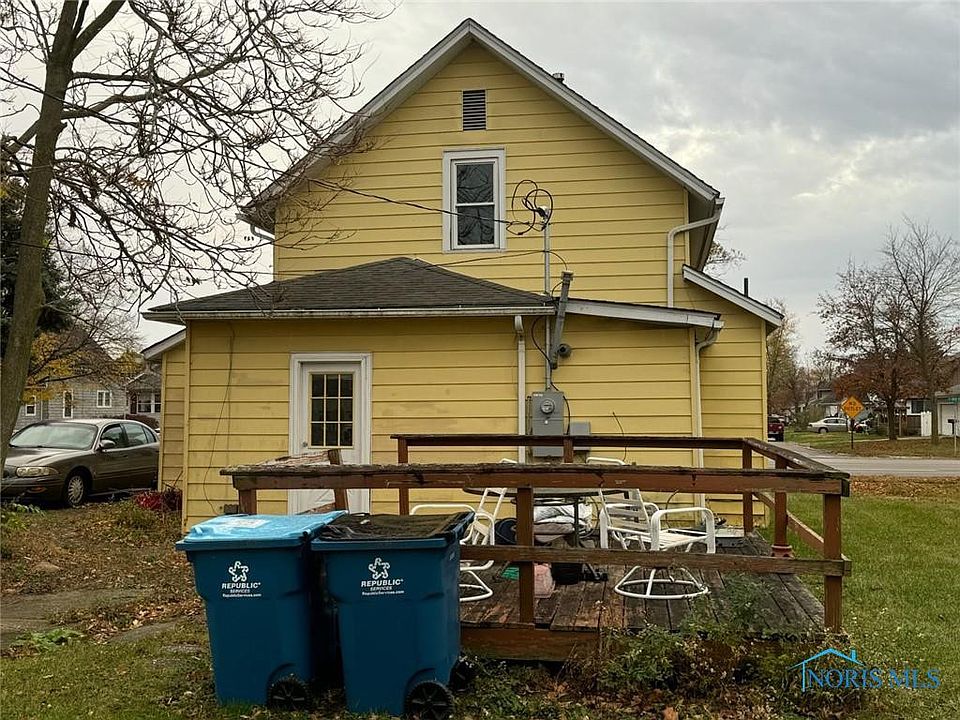 2nd image of 905 E High St