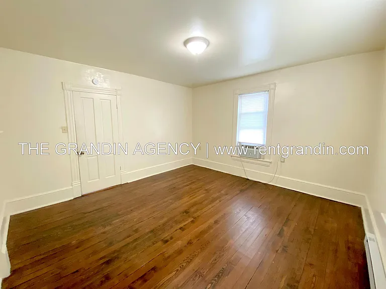 909 13th St SE — Photo 23