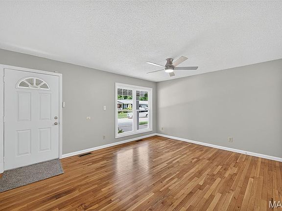 5th image of 1925 Flordawn Dr