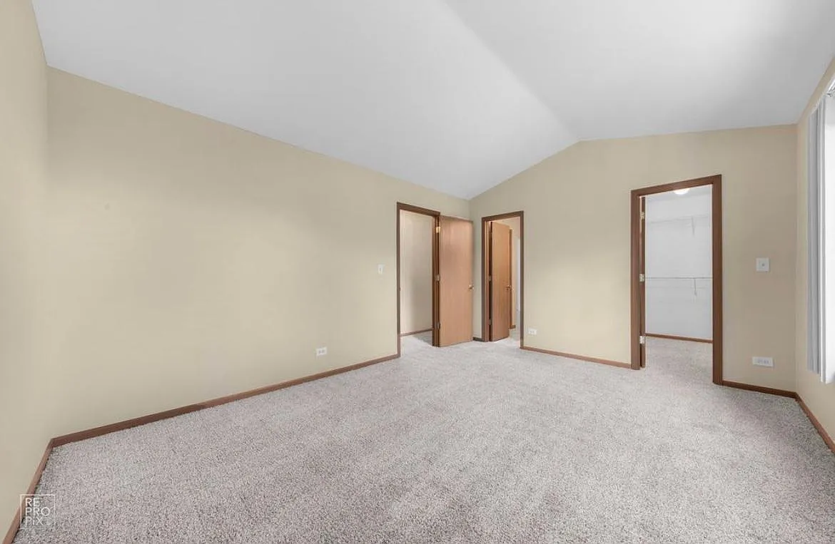 1119 Burnham Ct photo 1