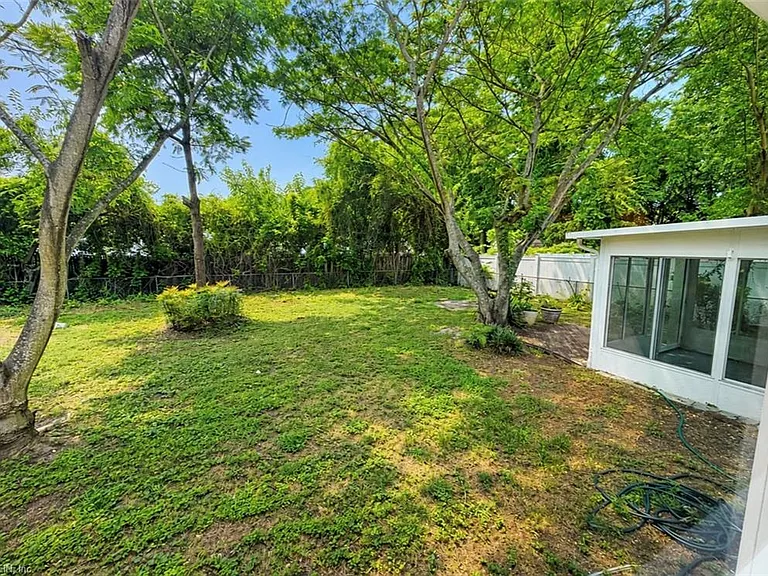 519 Beech Dr — Photo 37