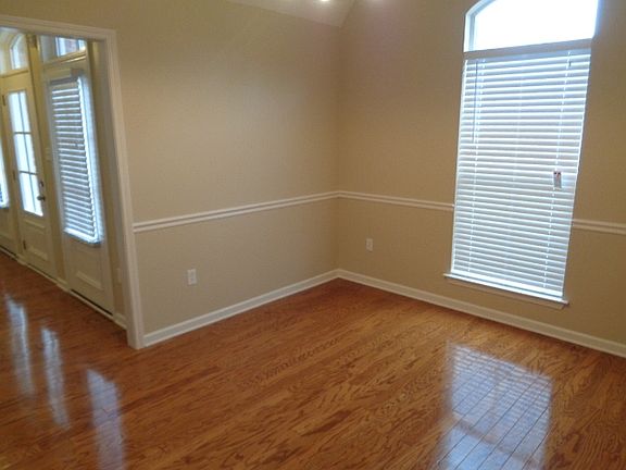 2nd image of 1443 Trafalgar Cv