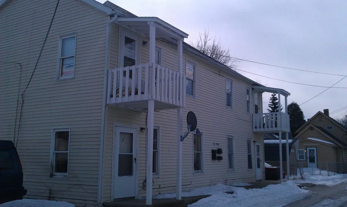 2 bed, 600 sqft, $850 — Photo 1