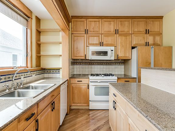 5th image of 600 S Oak Park Ave Unit 2