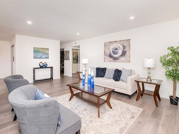 3rd image of 3350 La Mesa Dr APT 4